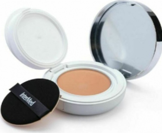 Intermed Luxurious Silk Cover BB Compact SPF50+ 04 Dark Πούδρα για Ματ Αποτέλεσμα με Δείκτη Προστασίας Σκούρα Απόχρωση 12gr